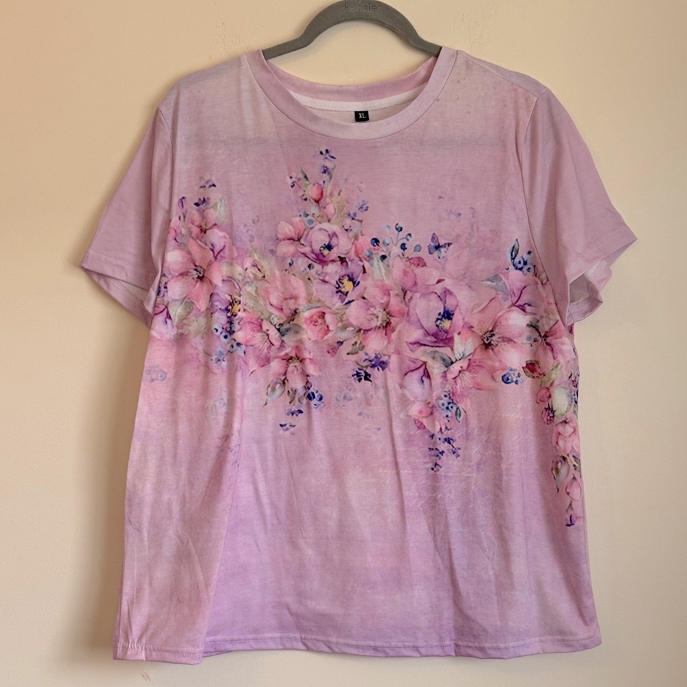 NWOT Lavender Floral Tee Size XL